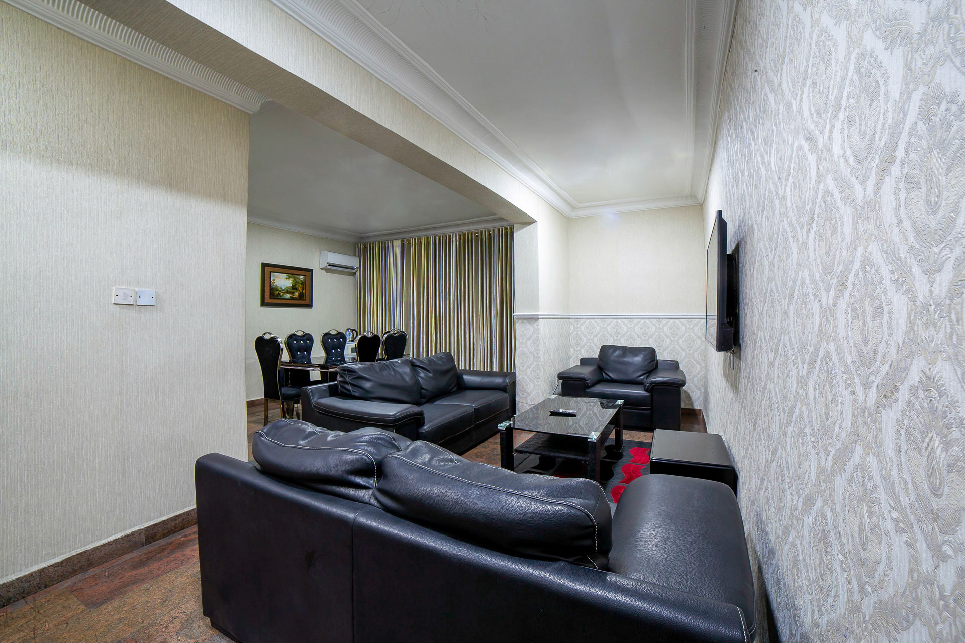 /web/uploads/116/Landmark Hotels Port Harcourt/room-photos/Executive Suite/landmarkexec-suite-2.jpg